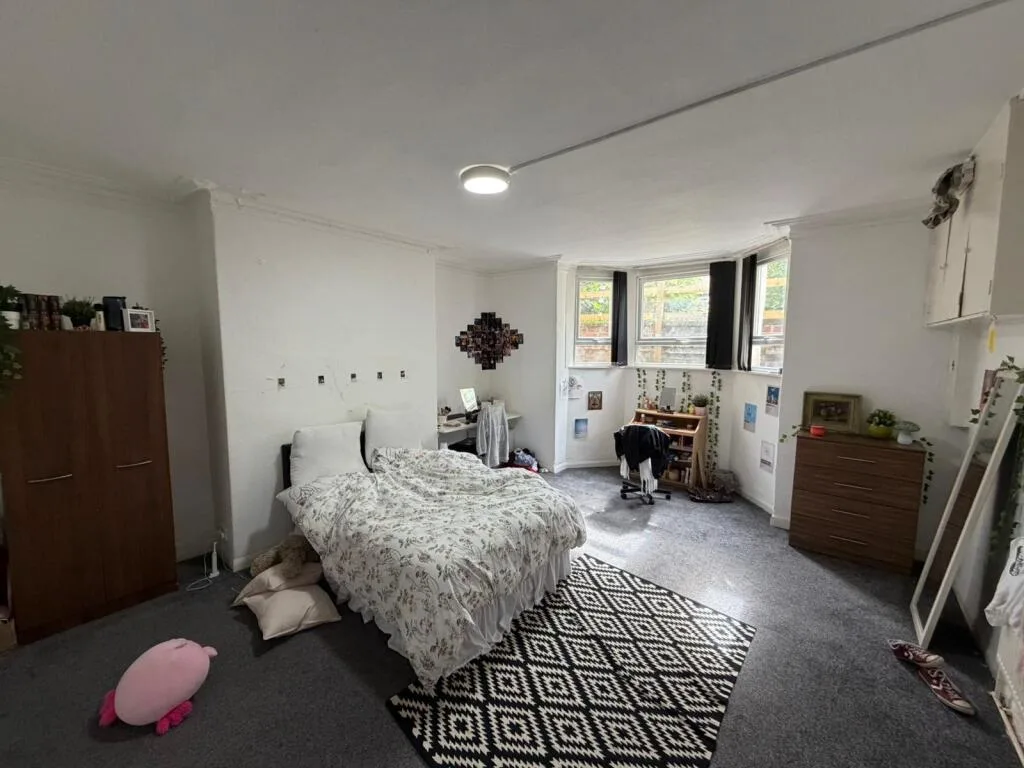 9 bedroom house for rent