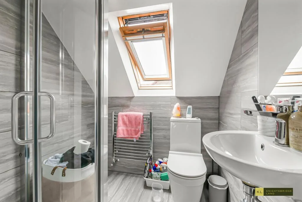 5 bedroom detached house for rent