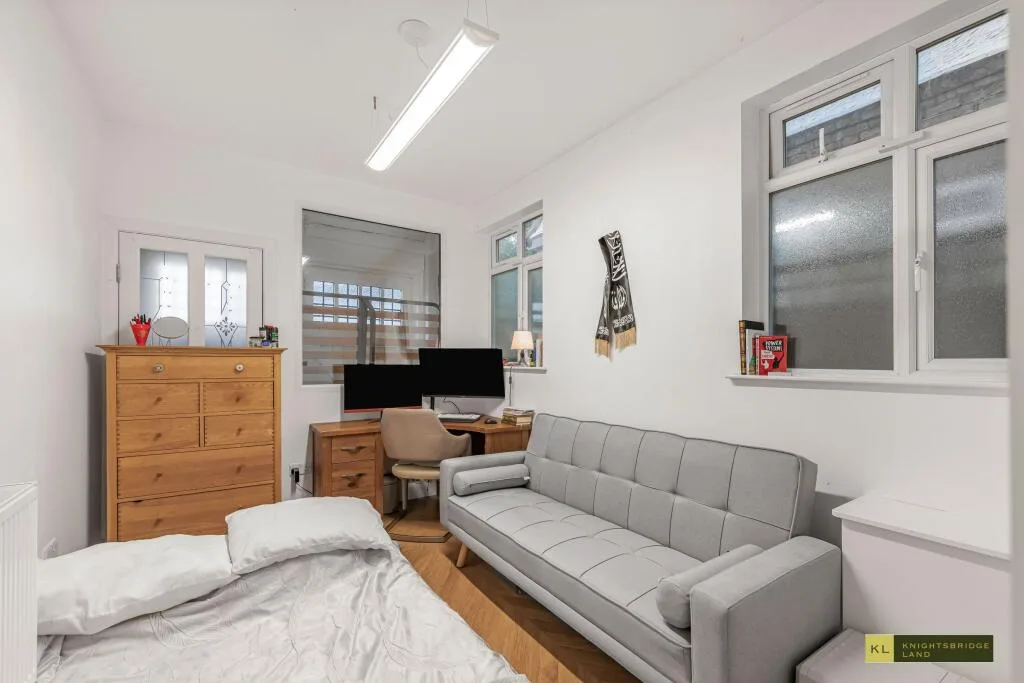 5 bedroom detached house for rent