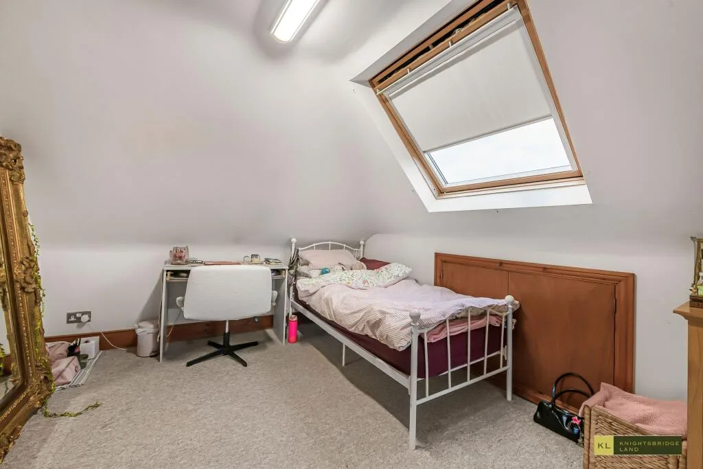 5 bedroom detached house for rent