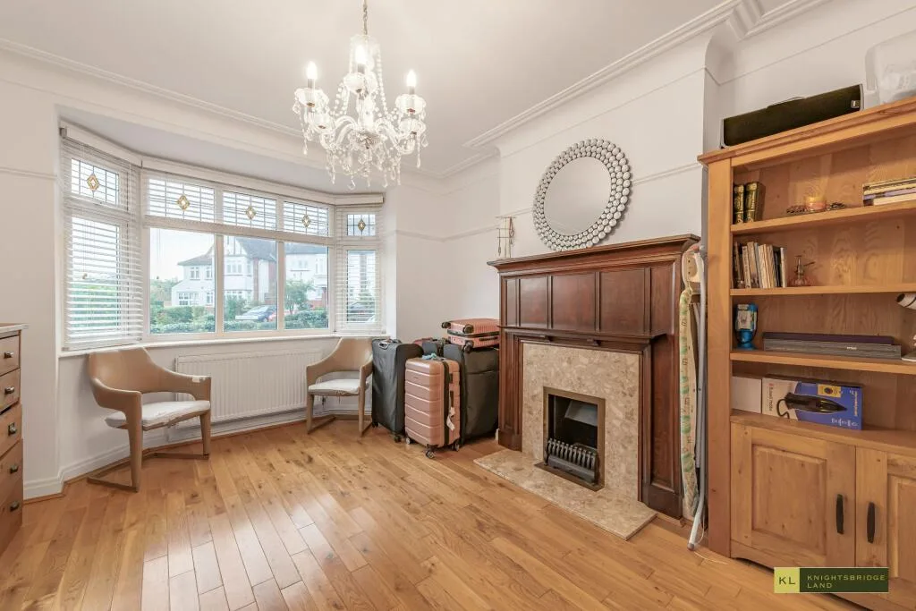 5 bedroom detached house for rent