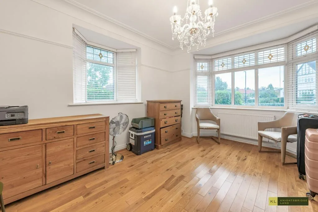 5 bedroom detached house for rent
