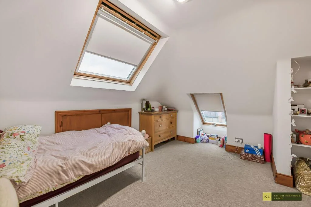 5 bedroom detached house for rent