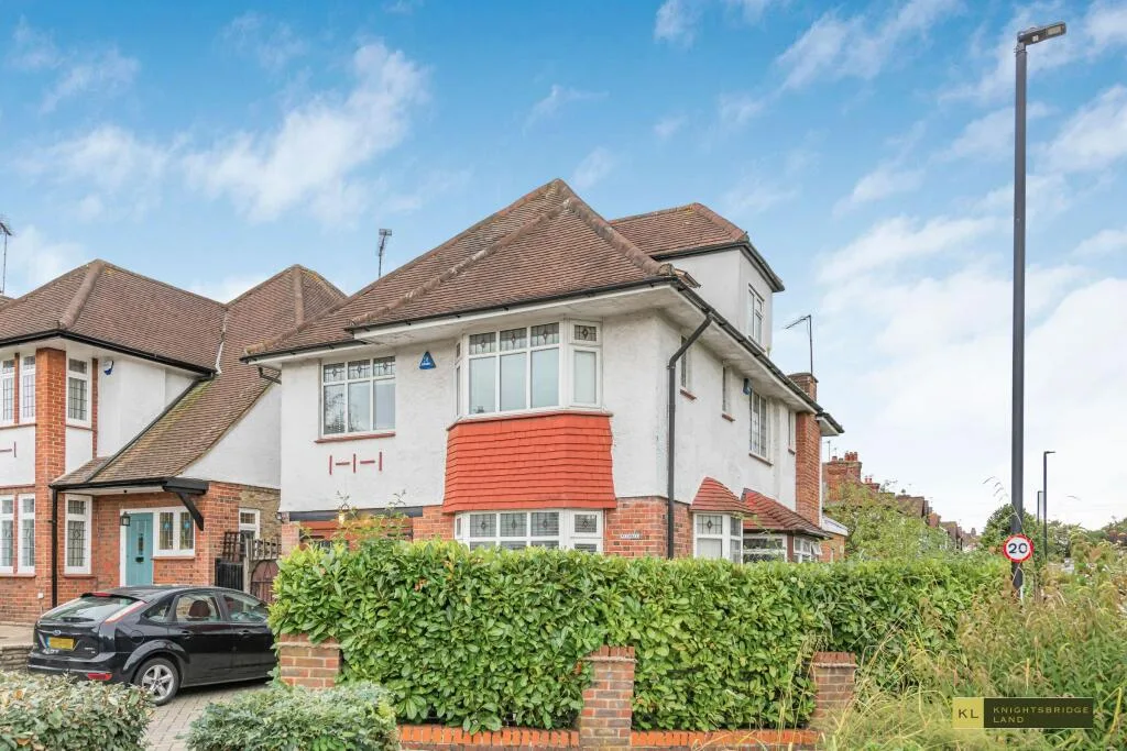 5 bedroom detached house for rent