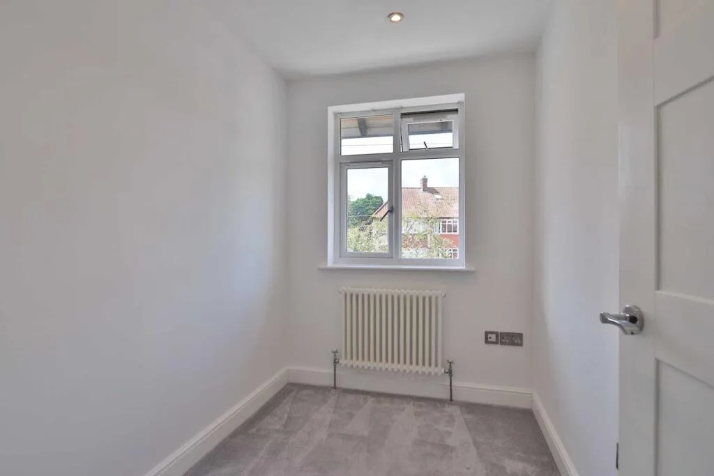 6 bedroom semi-detached house for rent