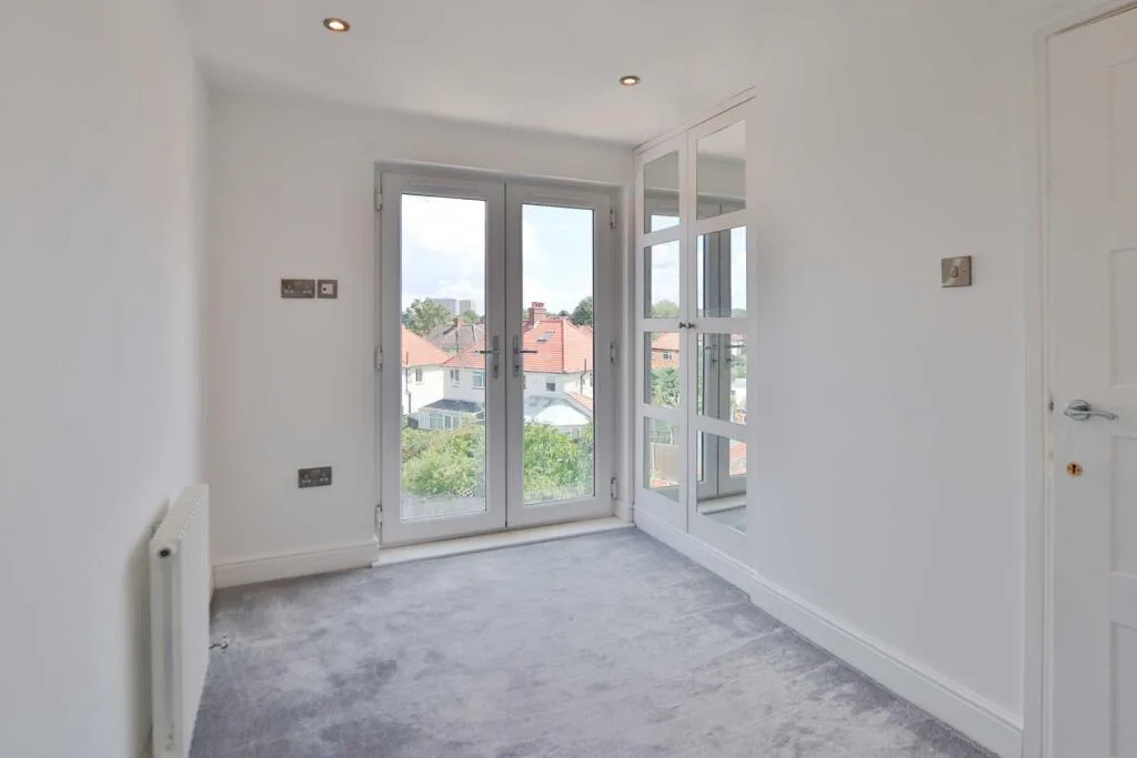 6 bedroom semi-detached house for rent