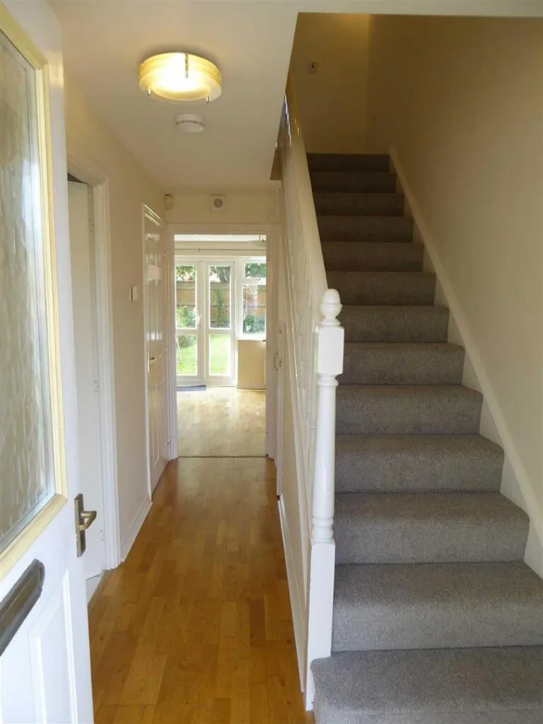 2 bedroom semi-detached house for rent