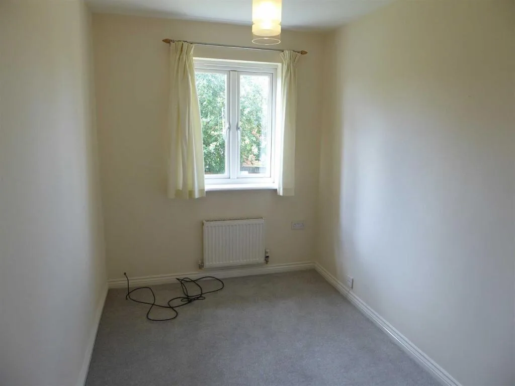 2 bedroom semi-detached house for rent