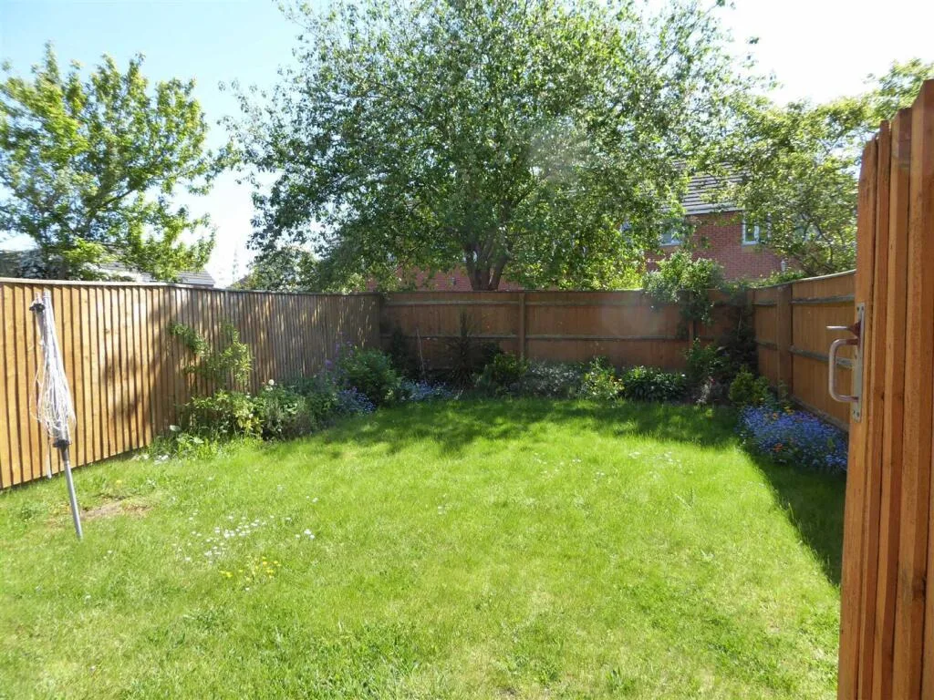 2 bedroom semi-detached house for rent