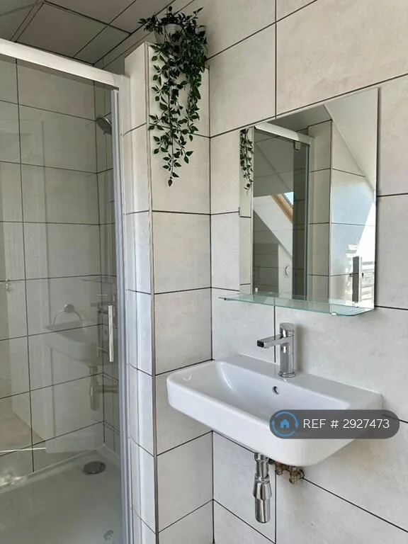 1 bedroom house share for rent
