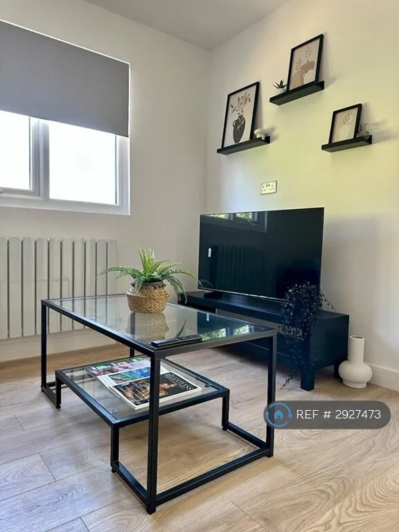 1 bedroom house share for rent