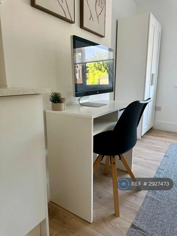 1 bedroom house share for rent