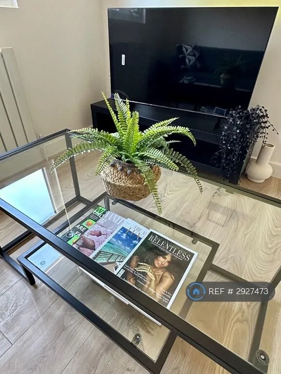 1 bedroom house share for rent