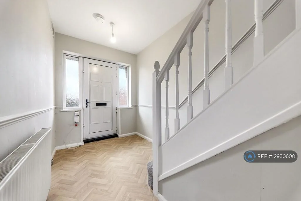 3 bedroom semi-detached house for rent