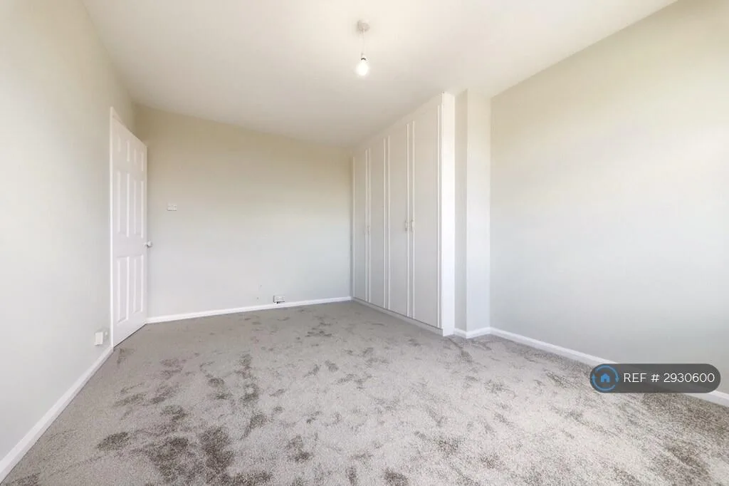 3 bedroom semi-detached house for rent