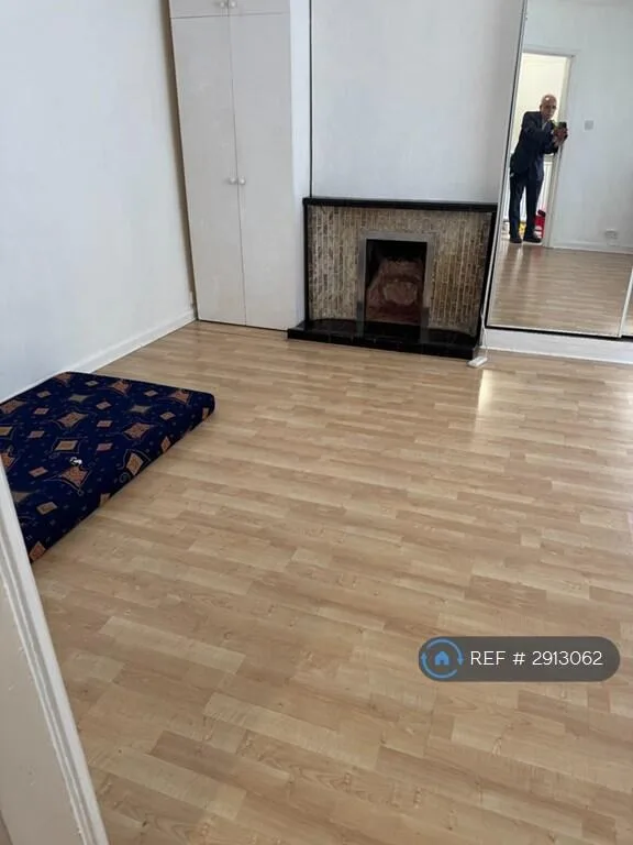 3 bedroom semi-detached house for rent