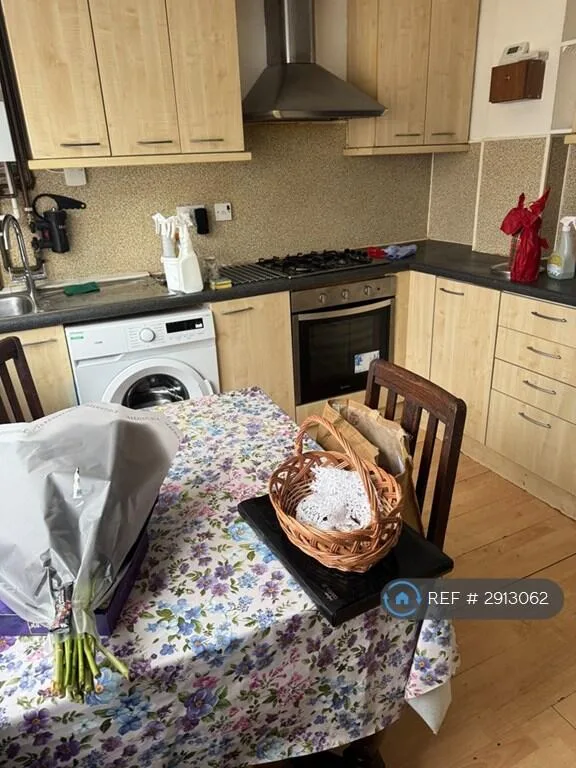 3 bedroom semi-detached house for rent