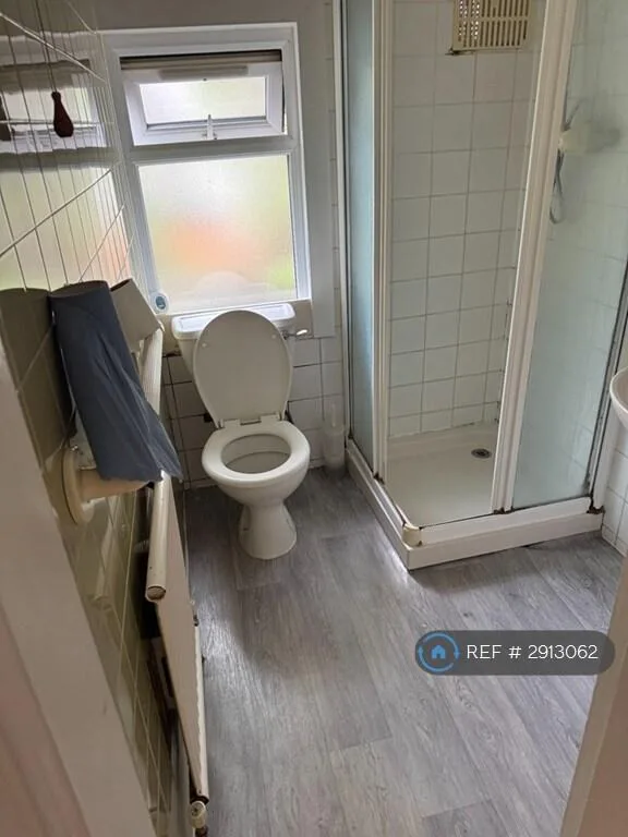 3 bedroom semi-detached house for rent
