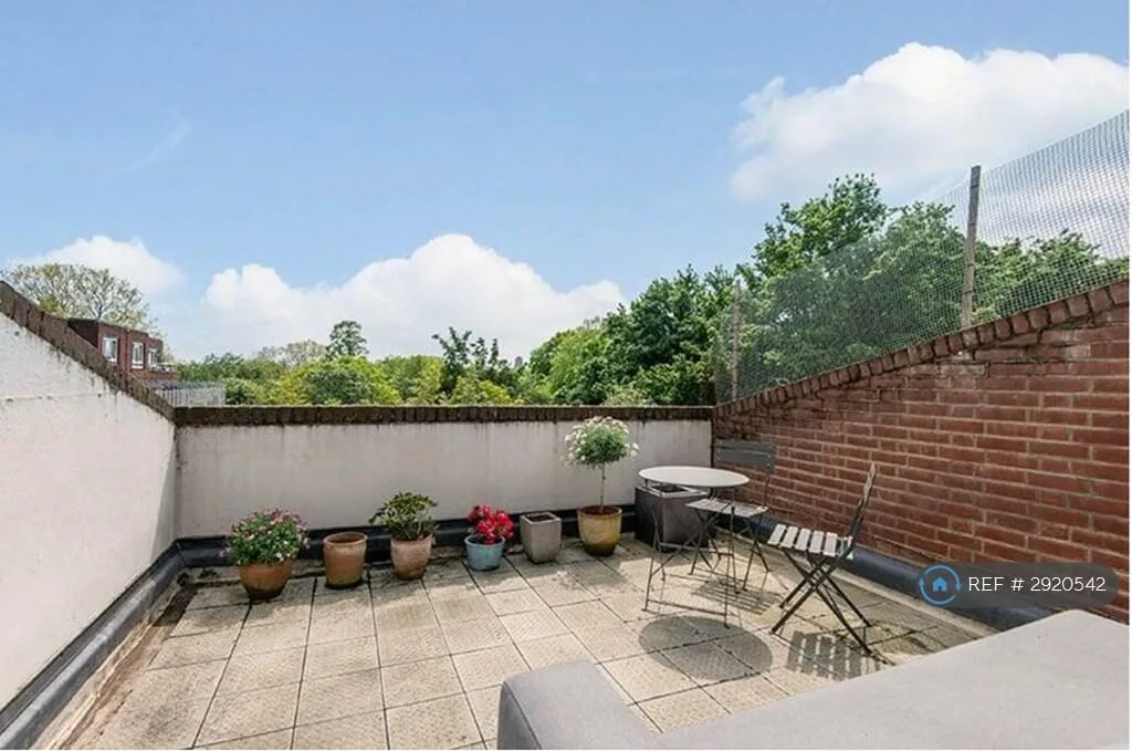 2 bedroom maisonette for rent