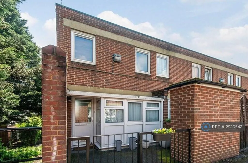 2 bedroom maisonette for rent
