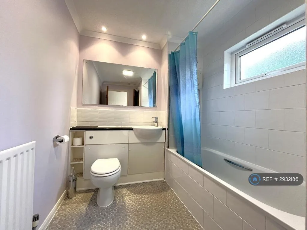 2 bedroom maisonette for rent