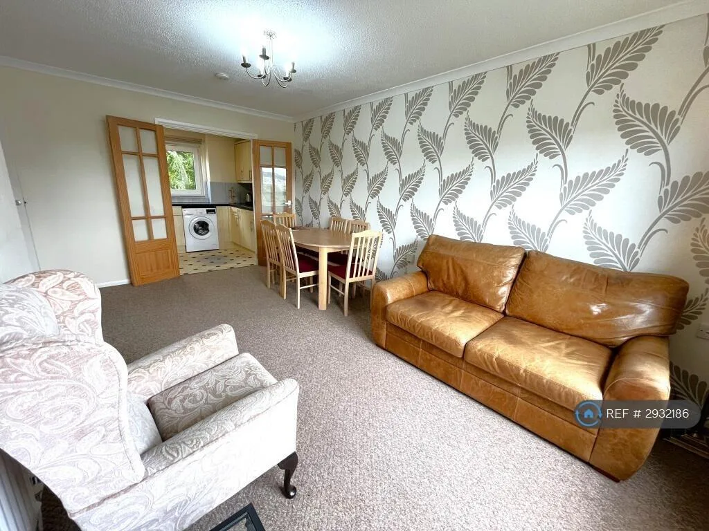2 bedroom maisonette for rent