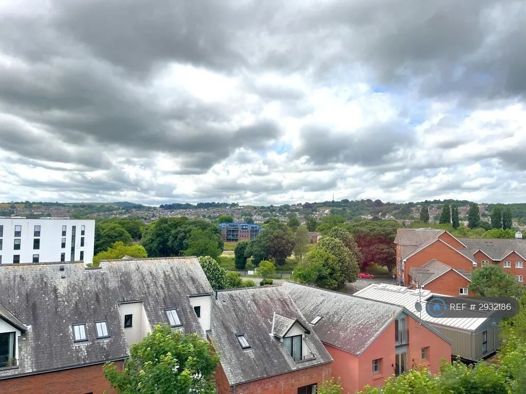 2 bedroom maisonette for rent