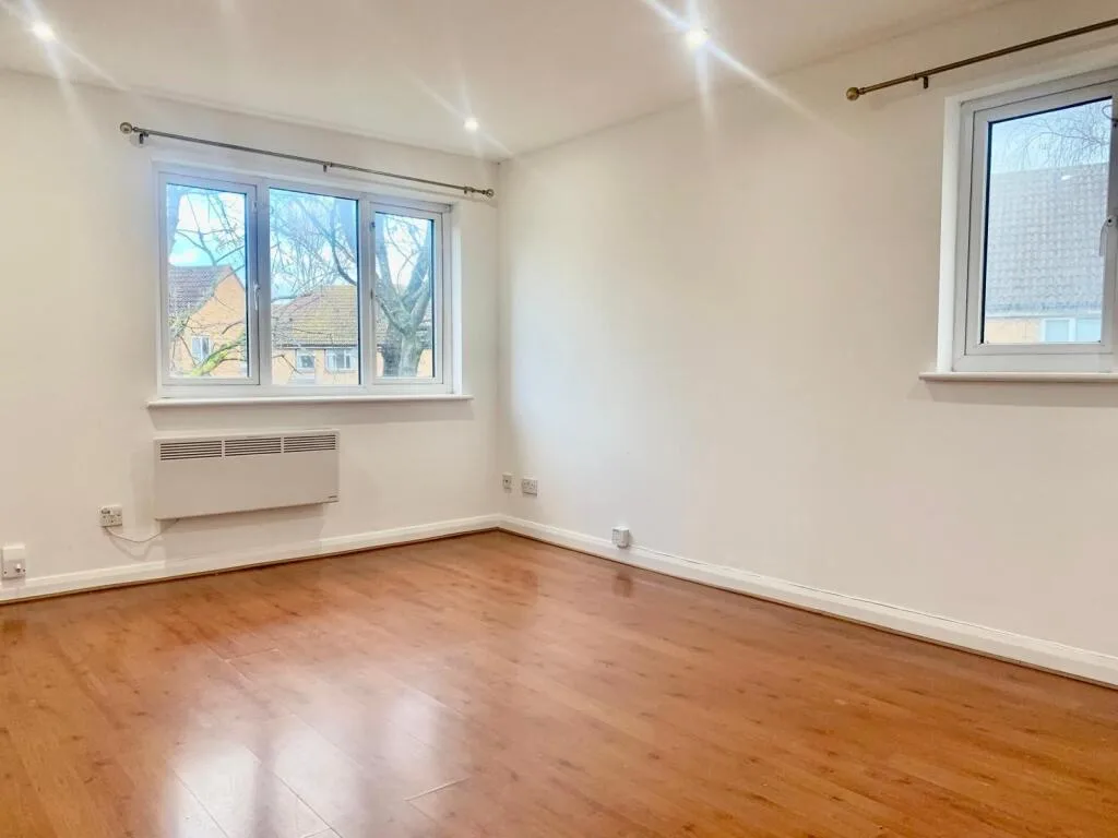 2 bedroom maisonette for rent