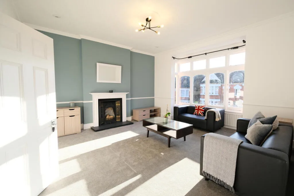 3 bedroom flat for rent
