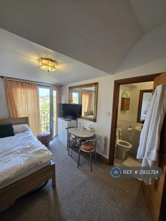 Studio flat for rent