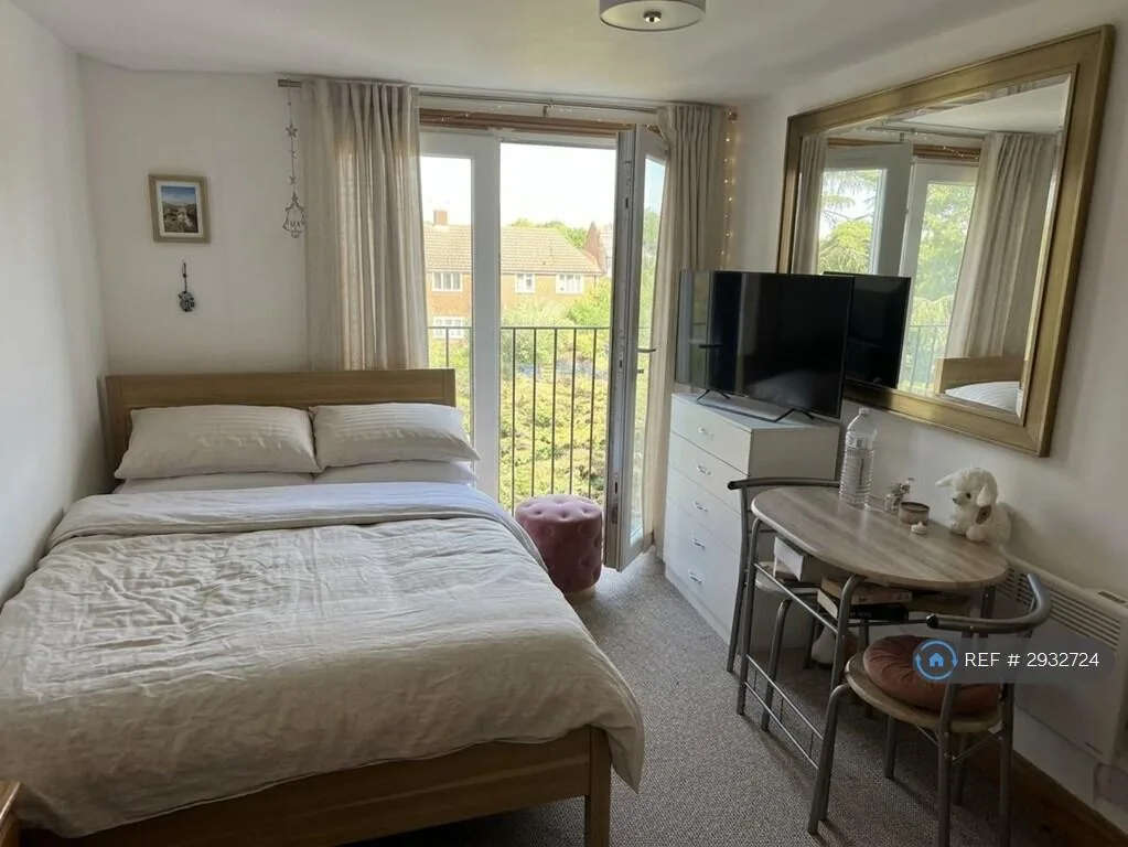 Studio flat for rent