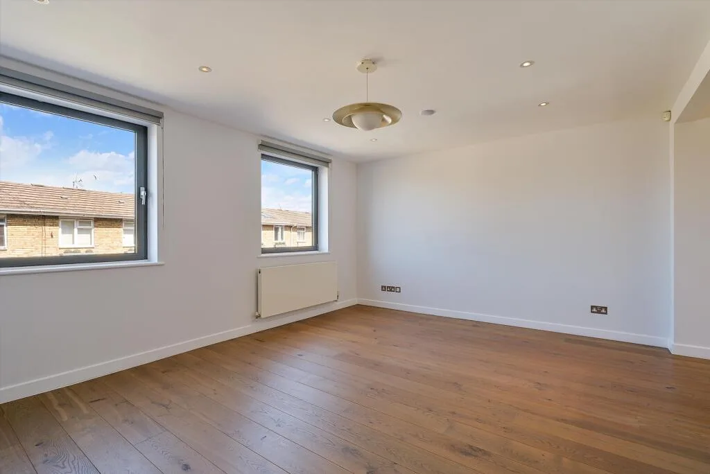 5 bedroom terraced house for rent