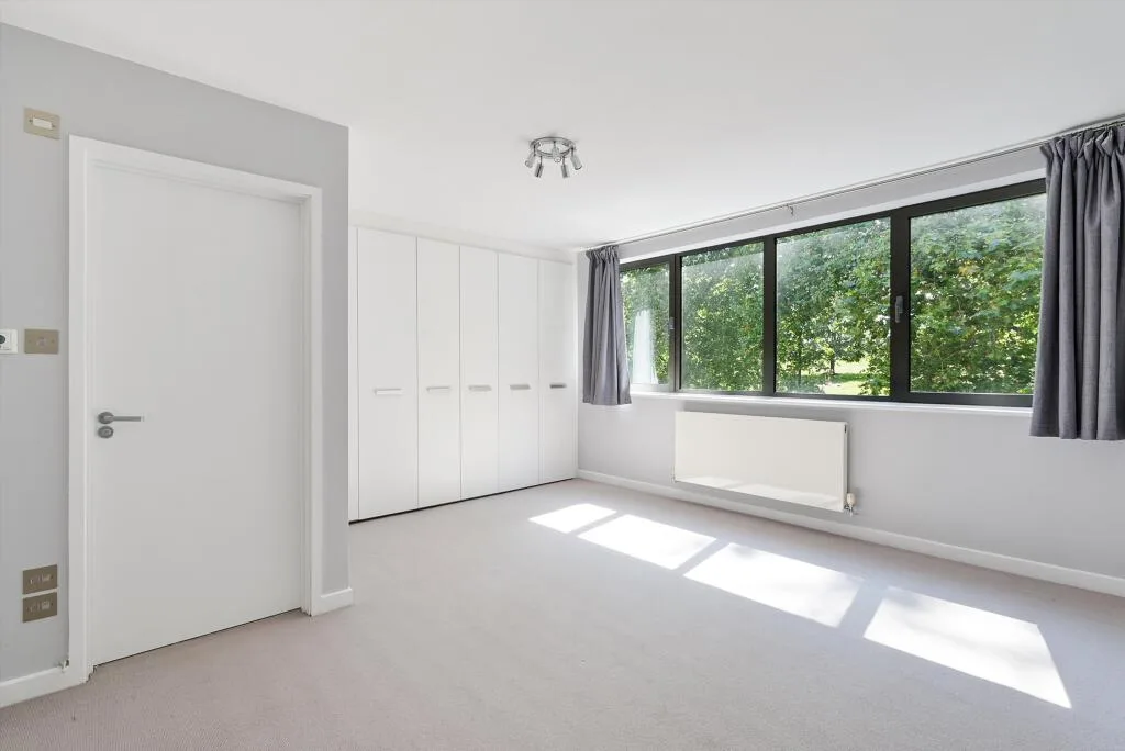 5 bedroom terraced house for rent