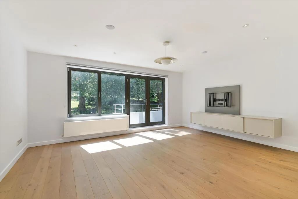 5 bedroom terraced house for rent