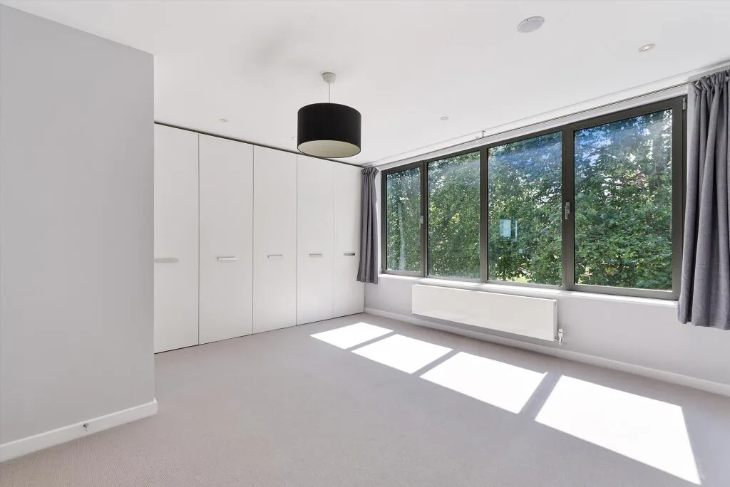 5 bedroom terraced house for rent