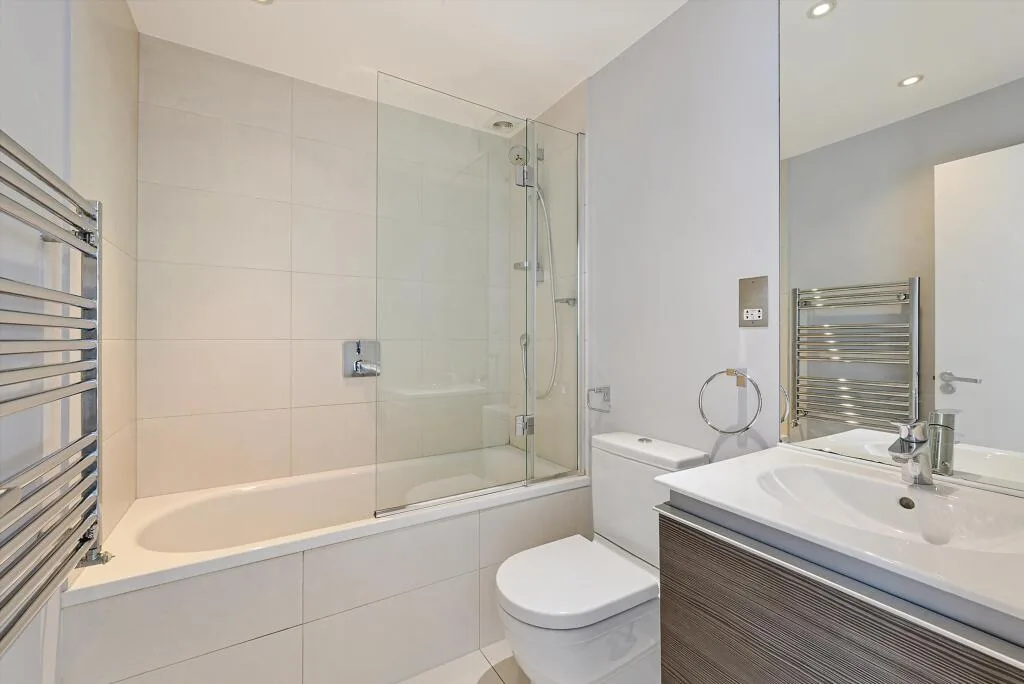 5 bedroom terraced house for rent
