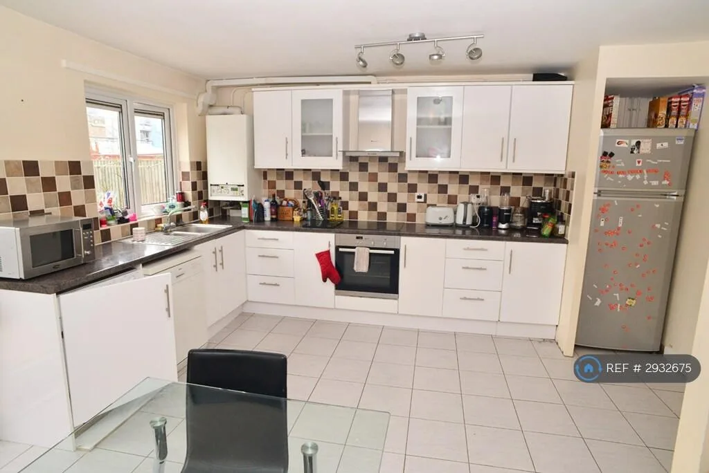 4 bedroom terraced house for rent