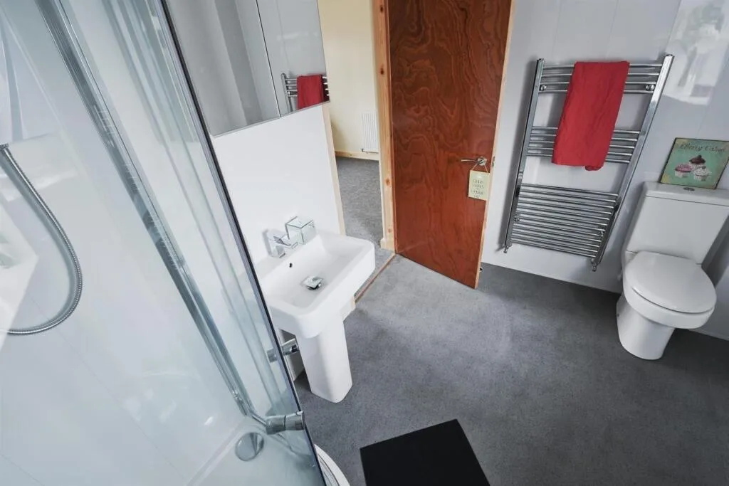 5 bedroom flat for rent