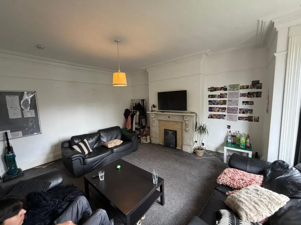 9 bedroom house for rent