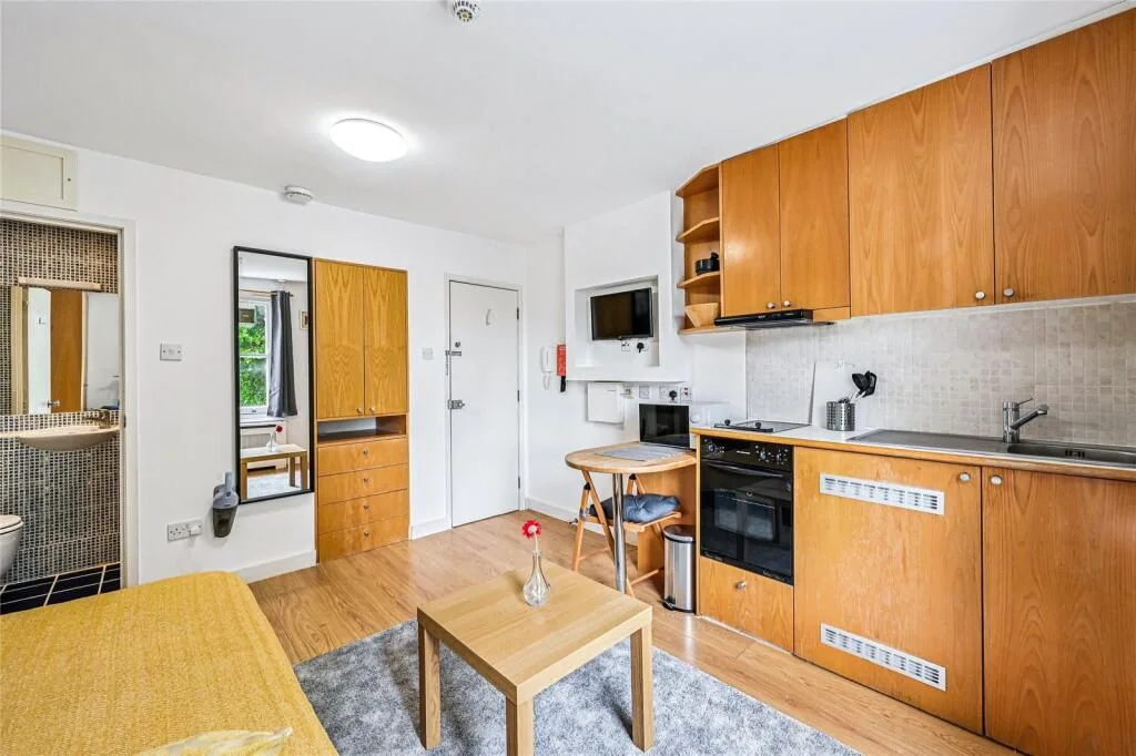 Studio apartment for rent