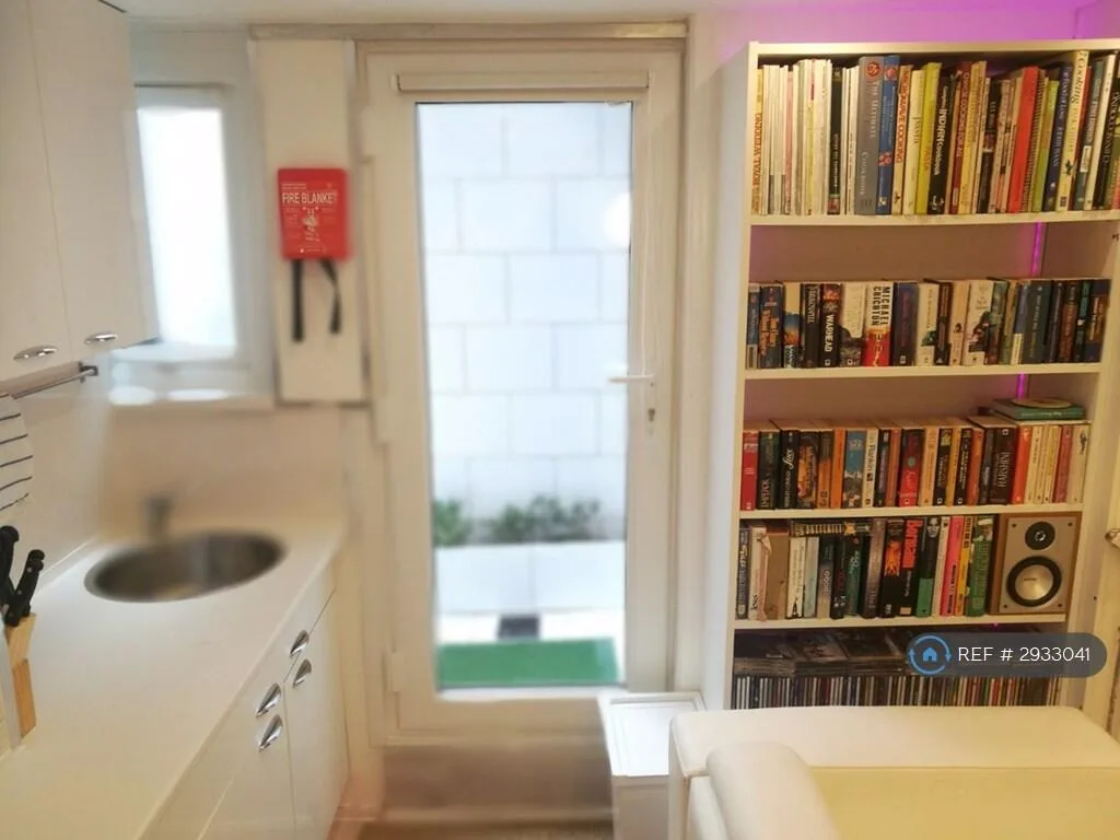 Studio flat for rent