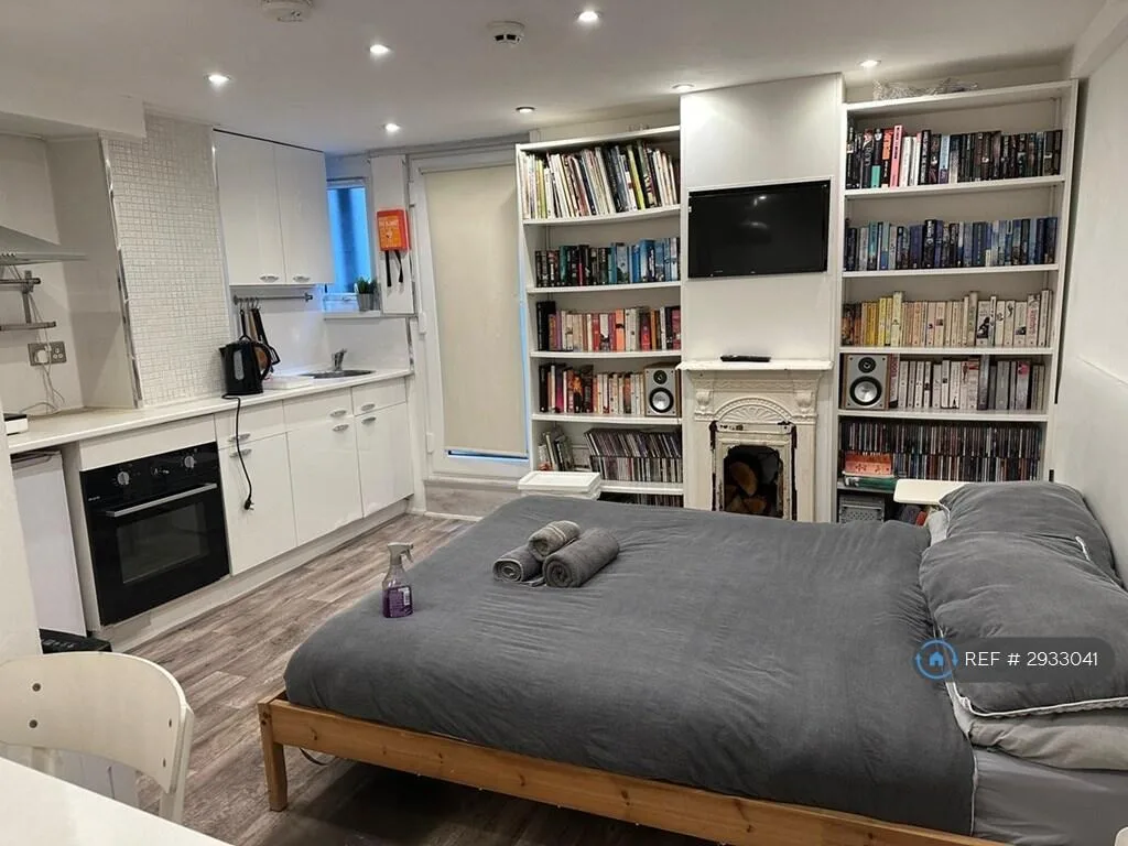 Studio flat for rent