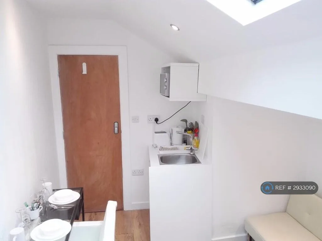 Studio flat for rent