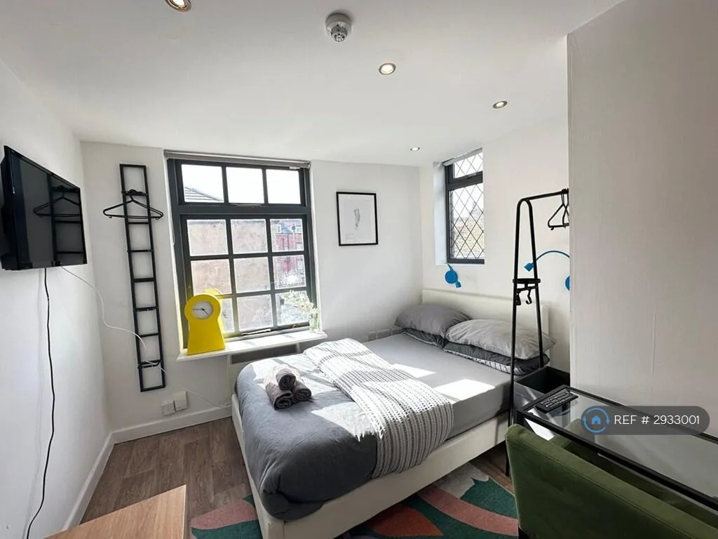 Studio flat for rent