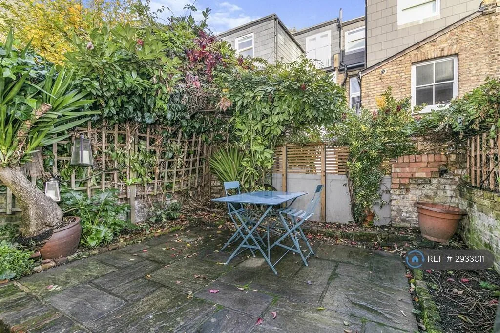 4 bedroom terraced house for rent