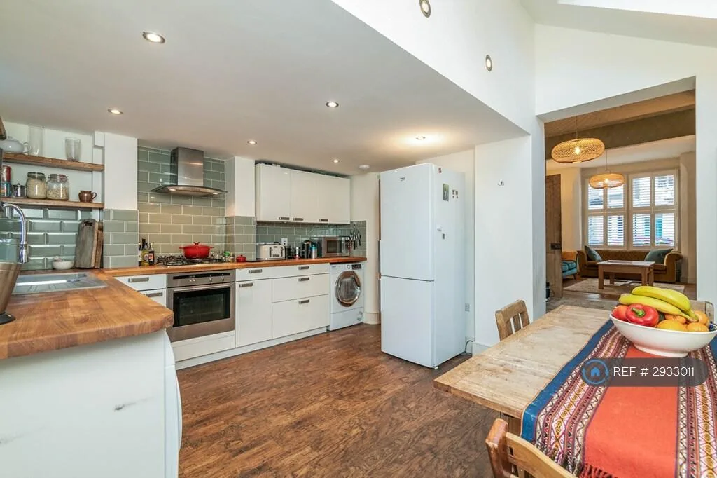 4 bedroom terraced house for rent