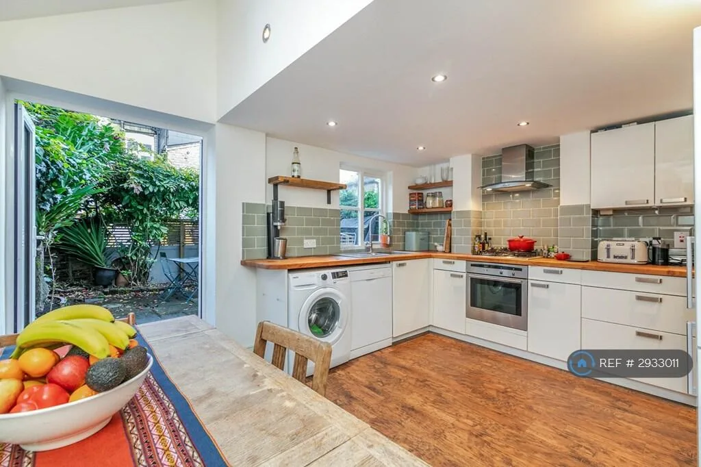 4 bedroom terraced house for rent