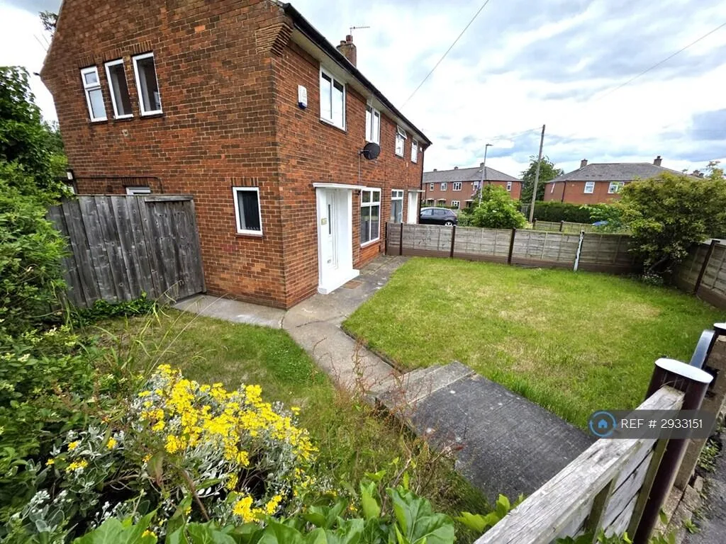2 bedroom semi-detached house for rent