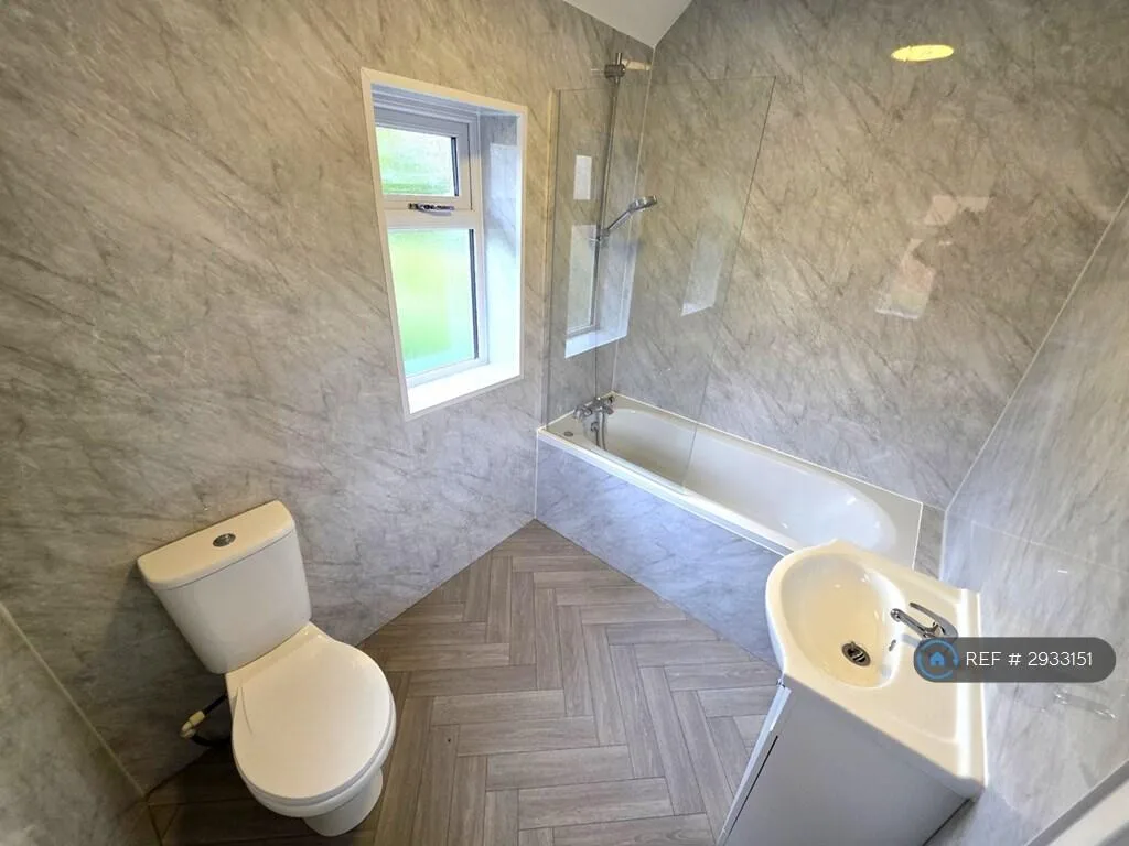 2 bedroom semi-detached house for rent