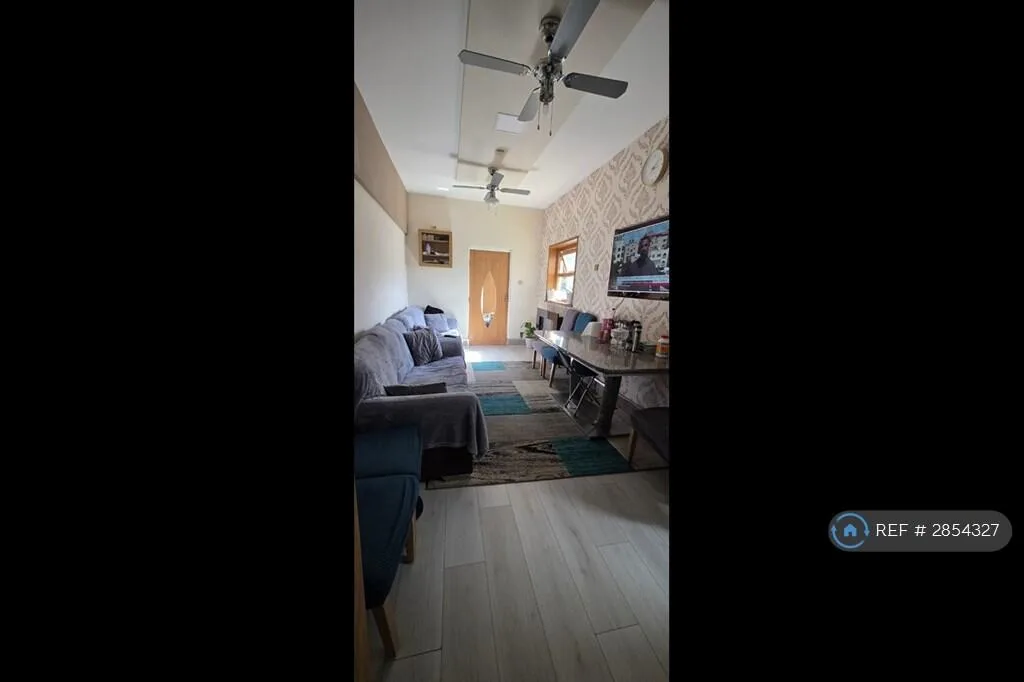 5 bedroom terraced house for rent